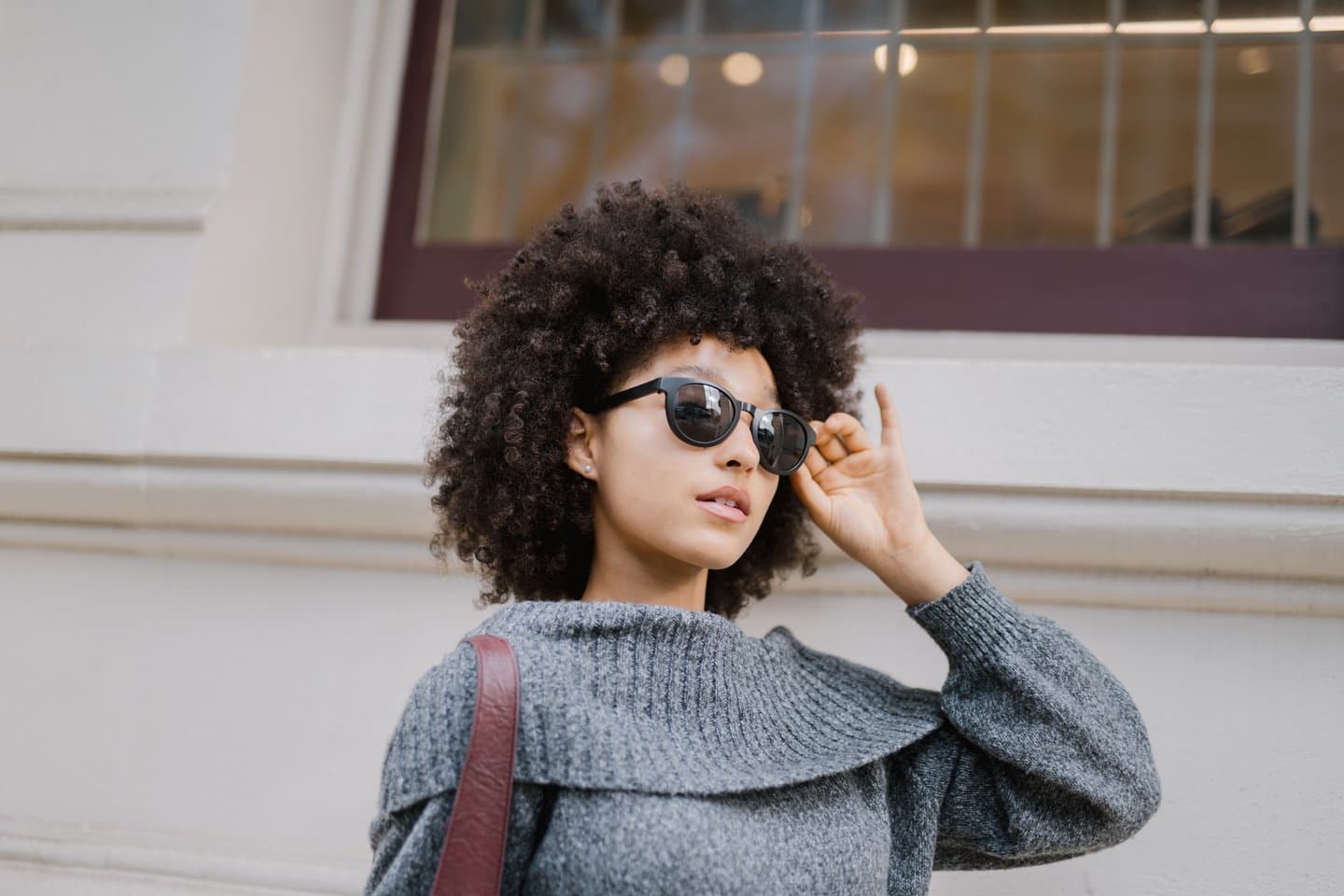 VOLUME 67: How Should You Wear Sunglasses for a Round Face? cover photo
