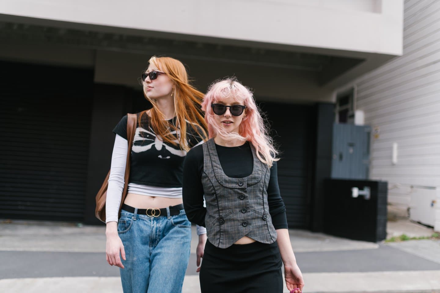 VOLUME 83: How Do You Choose Stylish Glasses That Suit You? cover photo